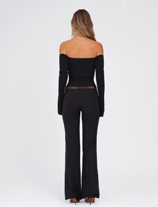 YasminC - TMist - TM16782_LILYANNALONG_SLEEVETOP_BLACK_-7-3.jpg