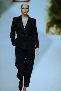 Yves Saint Laurent 1995 Women RTW 130.jpg