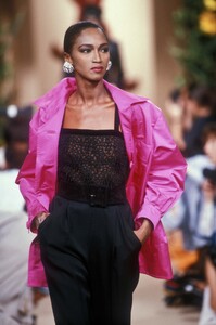 Yves Saint Laurent FW 1990 Haute Couture 111.jpg