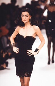 Yves Saint Laurent SS 1991 137.jpg
