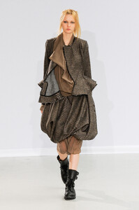 _20110301_MoonYoungHee_FW2011_Paris_2_1.jpg