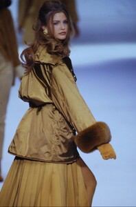 alberta-ferretti-fw-92-7.jpg
