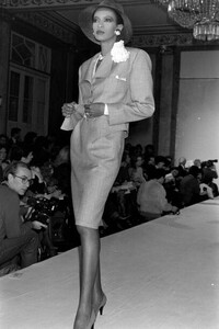 amaaliaV-Andre Laug-s-s1986-FW87  (4).jpg