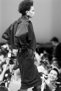 amaliaV-Versace Fall 1985-rtw (3).jpg