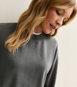 dark-grey-washed-sweatshirt (1).jpg