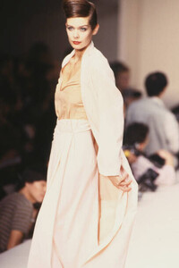 louise rawlinson Cerruti 1881 rtw Spring Summer 1988.jpg
