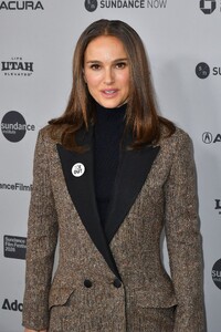 natalie-portman-at-the-gallerist-premiere-sundance-film-festival-2026-3.jpg
