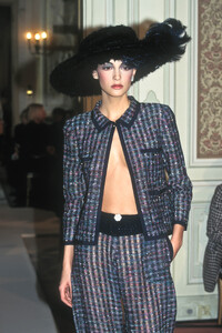 salmon s97chanel-HC-112.jpg