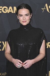 zoey-deutch-at-2026-astra-film-awards-3.jpg