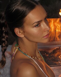 [2026.01.31] rachelc00k_622465472_18554547832029714_5173906490325133092_n.jpg