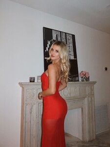 [2026.02.01] lindsaymariebrewer_627060611_18554396920023234_2405713943198760488_n.jpg