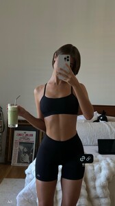 [2026.02.03] carmellarose's2026-2-4-18.6.699 story.jpg