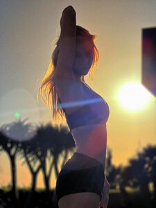 [2026.02.02] stellamaxwell_625376995_18567628195030343_271282796890341314_n.jpg