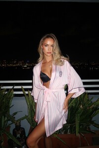 AshleyT - VSAngelAspirant - 3.jpeg