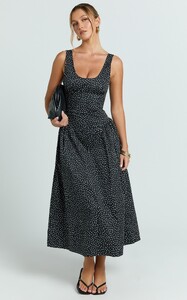 EVenz - Showpo - Lioness_-_Luna_Rosa_Maxi_Dress_in_Noir_Polka_1.jpg