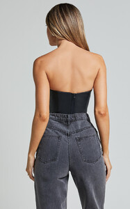 EVenz - Showpo - Lorrin_Corset_-_Faux_Leather_Cropped_Corset_in_Black__6.jpg