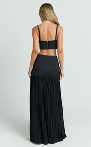 EVenz - Showpo - Rowan_Two_Piece_Set_-_Square_Neck_Crop_Top_and_High_Waist_Pleated_Skirt_Set_in_Black_8.jpg