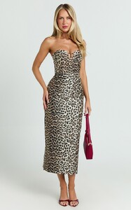 EVenz - Showpo - Sandy_Midi_Dress_-_Strapless_Column_Dress_in_Leopard_Print_2.jpg