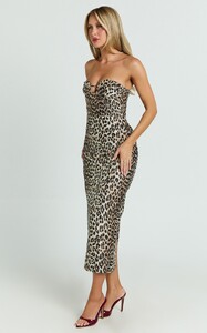 EVenz - Showpo - Sandy_Midi_Dress_-_Strapless_Column_Dress_in_Leopard_Print_5.jpg