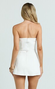 EVenz - Showpo - Vaira_Top_-_Strapless_Corset_Top_in_White_9.jpg