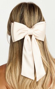 EVenz - Showpo - Yara_Hair_Clip_-_Oversized_Ribbon_Hair_Clip_in_White_1.jpg