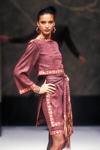 Jean Louis Scherrer 1989 Haute Couture  FW 9.jpg