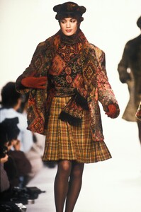 Jean Louis Scherrer 1990 FW 7.jpg