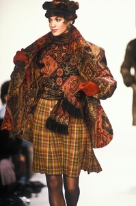Jean Louis Scherrer 1990 FW 9.jpg