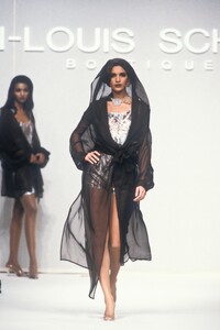 Jean Louis Scherrer 1991 Spring 5.jpg