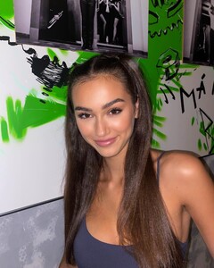 MarketaM - 366043150__2023-08-08_1440x1800.jpg