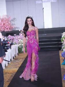 MarketaM - 560442462__2025-10-06_1440x1920.jpg