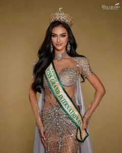 MarketaM - 567323573__2025-10-20_1440x1796.jpg