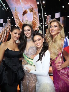 MarketaM - 567433510__2025-10-20_1440x1920.jpg