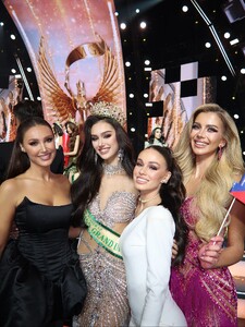 MarketaM - 569263716__2025-10-20_1440x1920.jpg