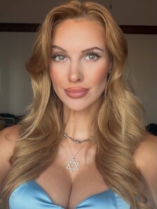 VRajek - IG - 2025-11-28_1440x1920_38.jpg