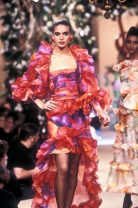 Yves Saint Laurent 1988 Haute Couture 201.jpg